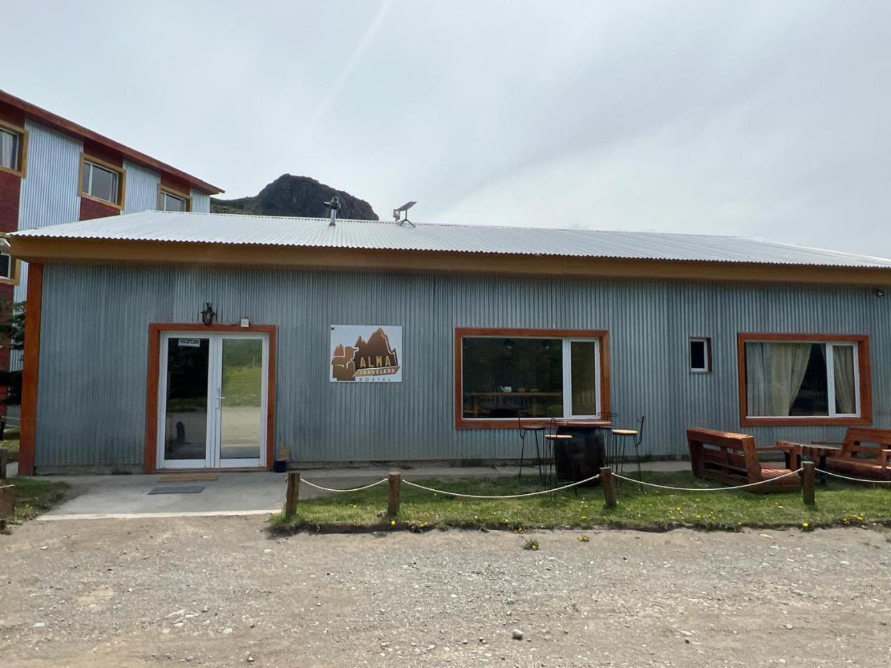 Alma Travelers Hostel El Chalten Exterior photo